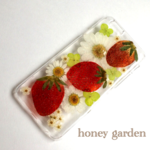 iphone6 ♡いちごとお花のケース （押し花）
