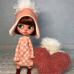 ふわふわピンクのルームウエア       大きめポンポンのフライングキャップセット