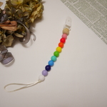 【送料無料】シリコンビーズ＆木製ビーズの歯固め　おもちゃ/おしゃぶりホルダー　レインボー