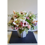 classical white welcome flower:贈答用アレンジメント"ご両家用