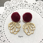 くるみボタンとゴールドパーツのピアス