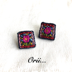 キラキラスクエア花柄刺繍ピアス