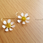 white daisy　かわいい小花のシンプルピアス〈再販13〉