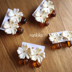 ドイツビーズとべっ甲のお花のピアス