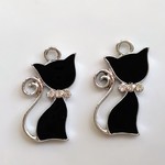 23×12mm　くるりんしっぽの黒猫チャーム　10個　C177