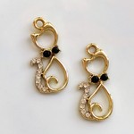 24×10mm　ラインストーン　ネコのチャーム　ゴールド10個　C181