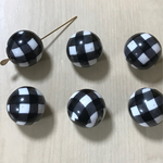 BLACK WHITE CHECK ROUND BEADS