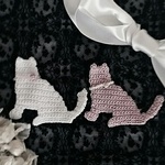 お気に入りover2000セール価格！かわいんだからぁ。おしゃれ猫のレース編みブローチ