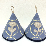 【送料無料】ミナペルホネン ボヌール刺繍付 ドットサークル ④  三角鍋つかみ ルクルーゼ
