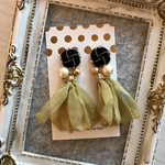 オーガンジーリボン✱レトロボタンピアス
