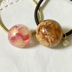 〈再販〉（訳あり）薔薇ヘアゴム 2点セット レジン