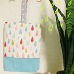 楽しい雨ふり♪カラフルしずくのシューズバッグ