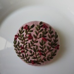 「リーフいっぱい」刺繍のブローチ