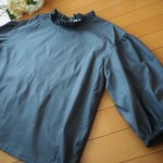 フリルネックブラウス　グレー　M　RickRack