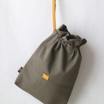 【SALE】キャンバス巾着袋（マスタード×カーキ）