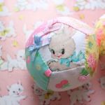 hana*ハンドメイド★パッチワークコットンボール8cmサイズ♪ホワイトバニーちゃん