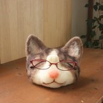 めがね置き猫　くろみつ