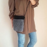帆布×ファーのミニショルダー～サコッシュ風～〔ブラック〕