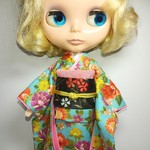 ブライス 着物 リカちゃん 着物 振袖 ターコイズ 黒帯