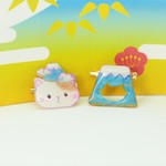縁起物◆猫と富士山のブローチ