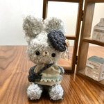 おしゃれなベレー帽のうさぎちゃん