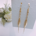 カットガラスが輝くゴールドリーフピアス/イヤリング♡