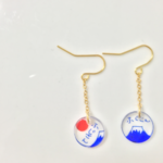 【更にお値下げ】【送料無料‼︎】ゆらゆらふじさんピアス 青色