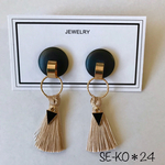 揺れる タッセル ピアス