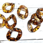 【4個】大ぶり チェーン レオパード アクリルビーズ   ピアス 素材