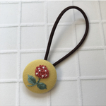 送料無料●刺繍のくるみぼたん。ヘアゴム。