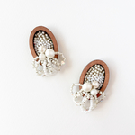 wood× white ピアス  白 ホワイト パール ウッド ビーズ刺繍 金属アレルギー対応
