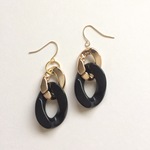 イヤリング/樹脂フック対応　大人シンプル☆アクリルチェーンブラック×ゴールドピアス