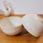 水玉模様のごはん茶碗2点セット（アイボリーホワイト2点）