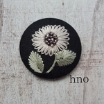 刺繍★クルミボタン★ヘアゴム