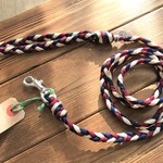 犬のリード　20㎏以下　約122cm　パラコード・三つ編み・クラシックトリコロール　ネイビー×ワインレッド×アイボリー　