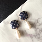 rich button dropピアス/イヤリング