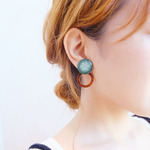 【1点のみ】【chimie vintage collection-120 】フランスヴィンテージボタンとべっこうリングの2wayイヤリング・ピアス