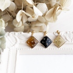  petit square レースフラワーのピアス/イヤリング  
