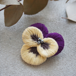 パンジーの刺繍ブローチ［紫×クリーム］