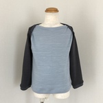 男の子１００。ボートネックTシャツ（ホリゾンブルー／ブラック）