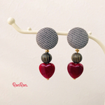 真っ赤なハートのピアス／イヤリング