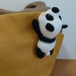 よじ登りパンダちゃんのブローチ