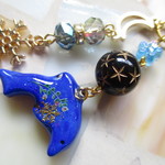 ◇386再販 🌜✨冬の星空　青いイルカと六花のストラップ🐬🌟 ※１点物