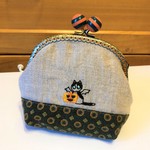ねこ　刺繍がま口　　シマシマ口金　ハッピーハロウィン!!　コウモリちゃん【チャリティ】