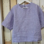 紫ストライプのブラウス（M~L）。