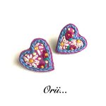 【中】ハート小花柄刺繍ピアス