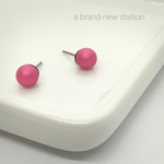 《berry picking》ピンクのプチパールのピアス　チタン　アレルギー対応