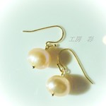 ☆新作☆Aランク・大粒サーモンピンクふっくら淡水パールのピアス・イヤリング