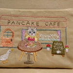 【期間限定セール‼️】刺繍ポーチ  『パンケーキ🥞カフェ』