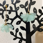 パステルグリーン花びらピアス 